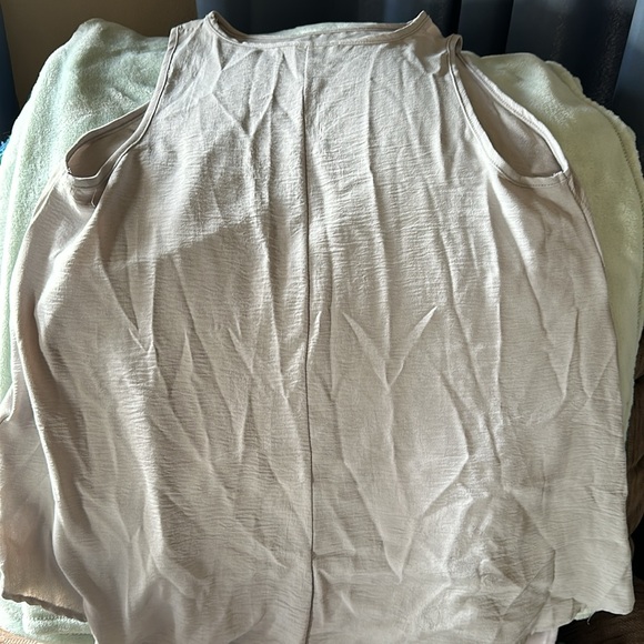 Tres Bien Large Gray Tank Top - Picture 3 of 6